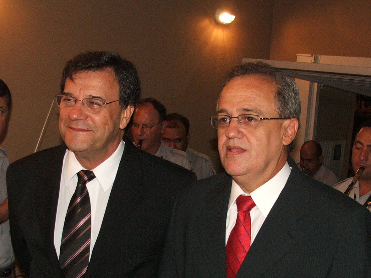 Os deputados Dimas Ramalho e Roberto Massafera trabalharam pela aprovao dos recursos junto ao governo do Estado<a style='float:right;color:#ccc' href='https://www3.al.sp.gov.br/repositorio/noticia/03-2008/MASSAFERA ARARAQUARA.jpg' target=_blank><i class='bi bi-zoom-in'></i> Clique para ver a imagem </a>